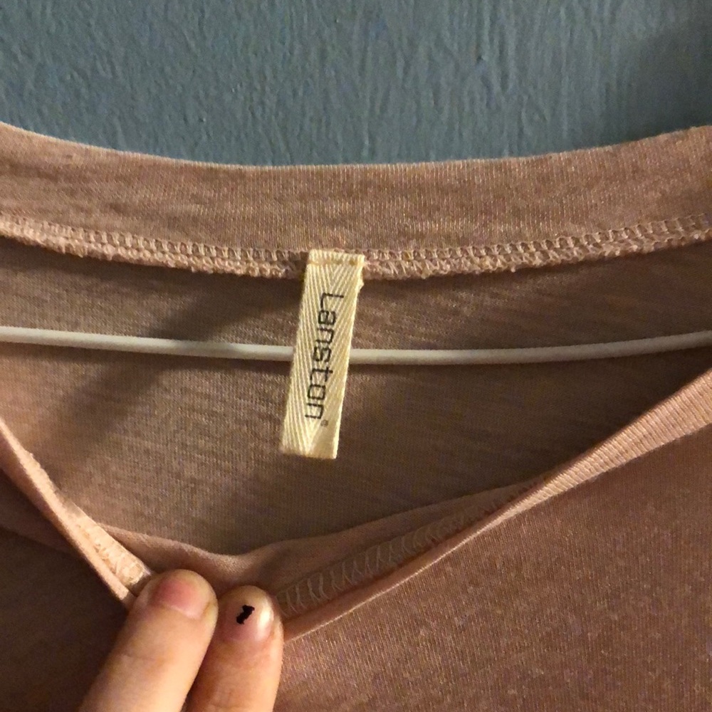 Soft pink blouse - Picture 3 of 3